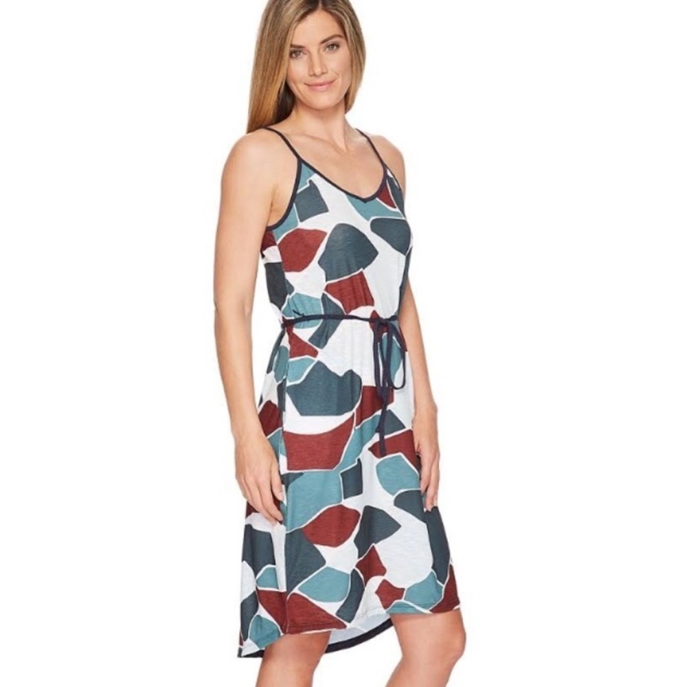 Mountain Hardware Everyday Perfect dress w pockets